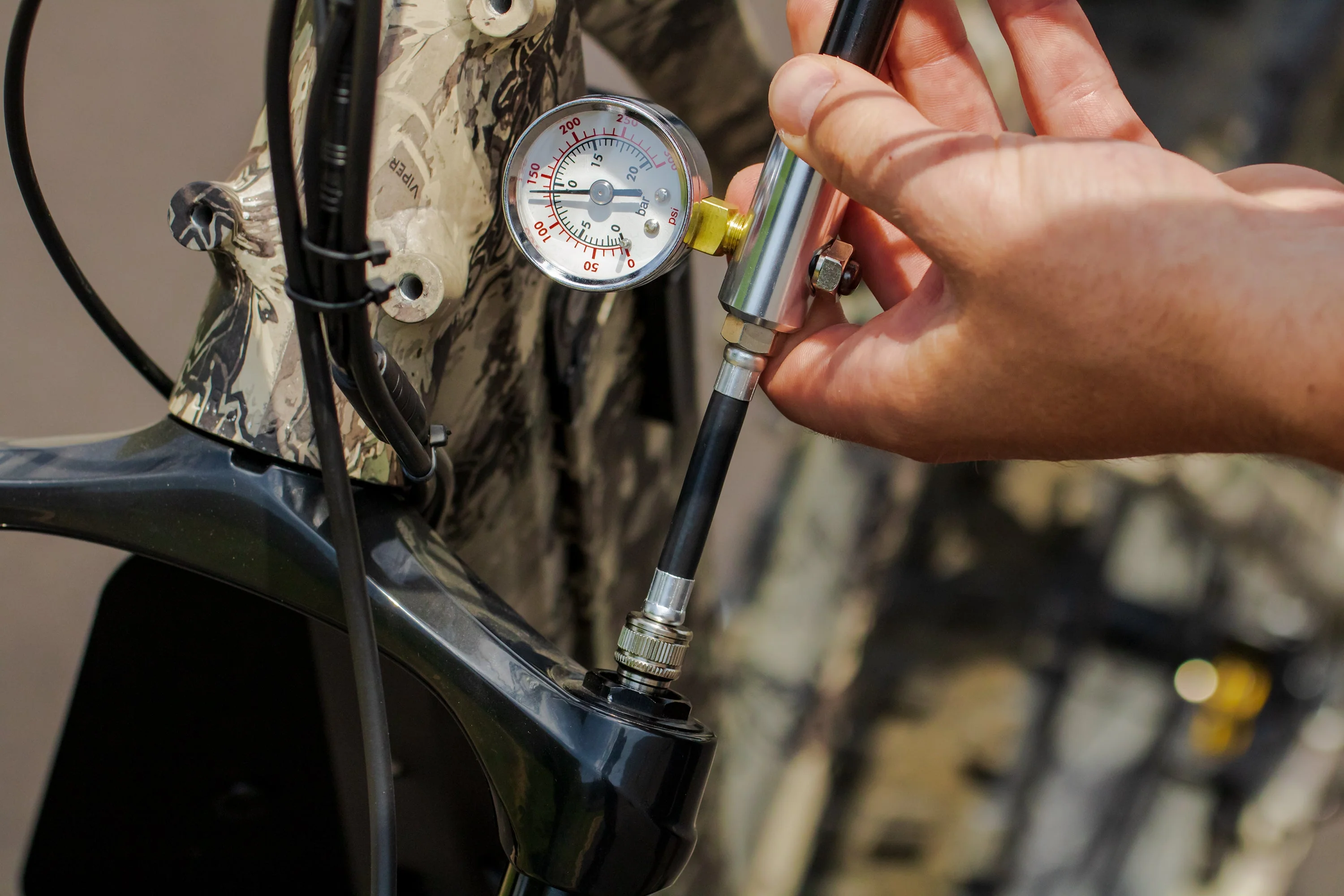 Buzzy’s Pollinator 300PSI Shock Pump - Image 7